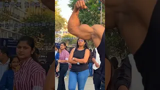 Cute girls reaction on shirtless bodybuilder 😱😂 #girlreaction #publicreaction #reaction