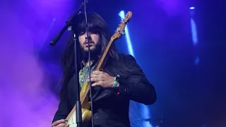 Khruangbin, "August 10," live at Coachella, 4/19/19