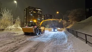 Valtra tractor clearing snow from the road (January 2024)