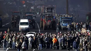 Фермеры блокируют Париж. Полицейские усиливают меры безопасности