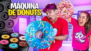 TESTANDO A MÁQUINA DE FAZER MINI DONUTS *todos odiaram