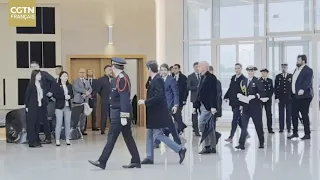 Le président Xi Jinping a été accueilli à l'aéroport par le Premier ministre français