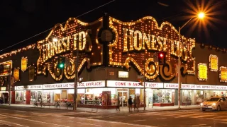 TTC’s Bathurst Station pays tribute to Honest Ed’s