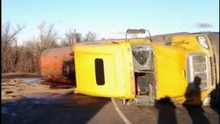 Top truck crashes, truck accident compilation 2013 Part 11