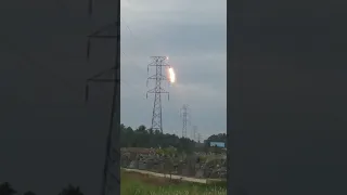 Detik-detik Kabel Tower transmisi meledak terkena kawat layangan - Pontianak, Kalimantan Barat