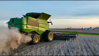 Last day of 2021 Soybean Harvest w/ John Deere S680 & FD140 MacDon Draper