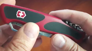 Обзор ножа Victorinox Delemont RangerGrip 79