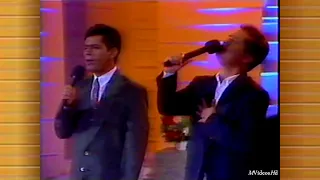 LEANDRO E LEONARDO cantam "Paz na cama" e "Sonho por sonho" no PROGRAMA DA HEBE (1991)