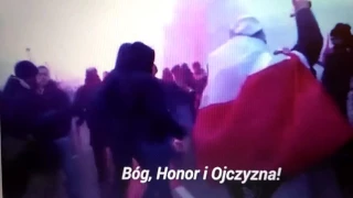 Поляки на марші незалежності спалили український прапор