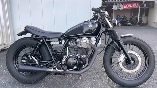 YAMAHA、ヤマハ、名車、SR400、カスタム、ボバー、ちょいワル、シングル、単気筒、エンジン、鼓動、キャブ車、サウンド、ド、ド、ド、ど、土、星、木星、ブラック、ホール、ロンゾ、ボール、