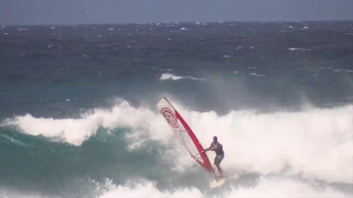 Windsurfing at Ho'okipa / Maui