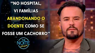 Paulo Vilhena conta detalhes de como foi acompanhar pessoas com Esquizofrenia | The Noite (23/09/22)