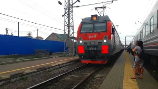 Пассажирский поезд. Станция Россошь /Passenger train. Rossosh Station (Russia)