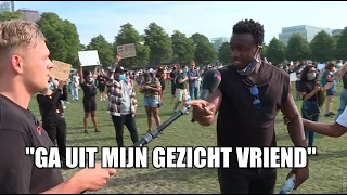 Dennis bezoekt anti-racisme demonstratie in Den Haag