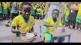 Kwadwo Nkansah Lilwin’s GreatMinds Int sch Eating competition on Bel back to school promo