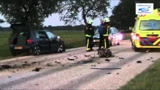 video Beilenaar rijdt tegen boom