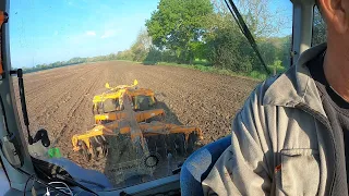 Working Maize Land , Spreading Muck