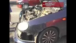 Авто ЧП. В Києві не роз`їхались «Mazda» і «Daewoo»: постраждала дитина.