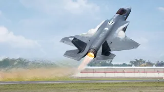 US F-35A Shows Its Insane Maneuverability During Vertical Climb at Full Afterburner