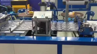 Maquina para formar plato plastico