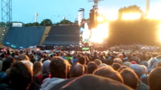 Coldplay - Everglow intro (München, 6.6.2017)