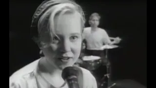 Throwing Muses - Counting Backwards (Official Video)