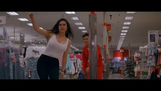 Jennifer Connelly young curvy rollerskating