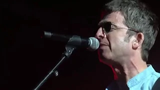 Gorillaz - We Got The Power (with Noel Gallagher) Lollapalooza París 2018