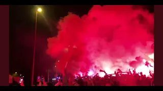 Les supporters du LOSC fêtent la victoire face à Lens trois zéro avec des feux d'artifices