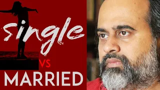 Single women are happier than married ones? || Acharya Prashant (2020)