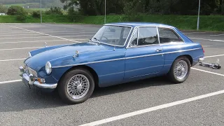 1969 MG MGB GT - Start up, exhaust, and in-depth tour