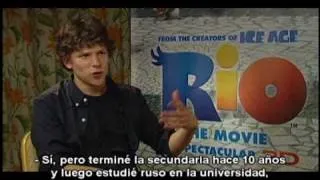 Jesse Eisenberg habla sobre RIO con Alex Medela