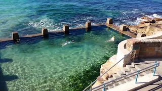 Coogee Beach (Sydney, Australia).