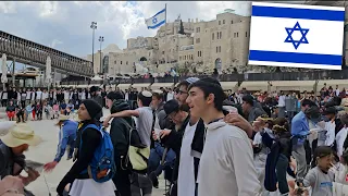 Beautiful! Thousands of Jews Praying/Singing 🇮🇱  in WARTIME At The Western Wall