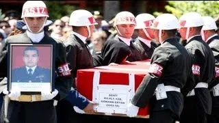 Турция отдает последние почести погибшим летчикам