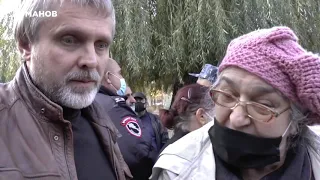 Неадекватная женщина на митинге в Ереване обвиняет Россию, мусульман, татар и всех кого можно
