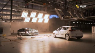 ANCAP Crash Test: 1998 Toyota Corolla vs 2015 Toyota Corolla (Auris)