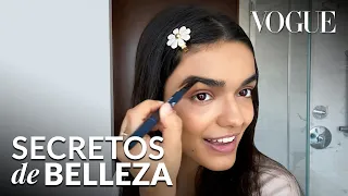 Rachel Zegler y su makeup para una piel con acné| Secretos de Belleza | Vogue México y Latinoamérica