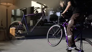 Skream Bike Check - fixed gear trick track