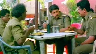 Sudeep Kiccha eating Biryani with his Police Officers | Kannada Junction