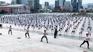 The Hu  yuwe yuwe yuwe Mongolian Youth flashmob