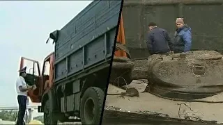 ВОДИТЕЛЬ НЕРВНИЧАЛ И ЭТИМ ВЫДАЛ СЕБЯ ТО,ЧТО БЫЛО В КУЗОВЕ УДИВИЛО МНОГИХ.