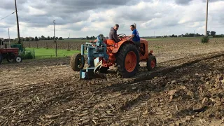 Trattore Fiat 80 R in aratura fuori solco con pietro moro.mezzolara 2018