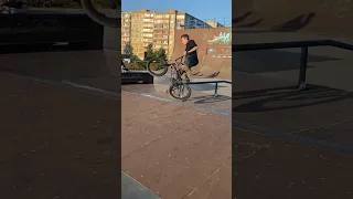 ЖЁСТКО УПАЛ на BMX #fail #bmx4life #bmxlife #rickowens #street #bmx #питбайк #9mice