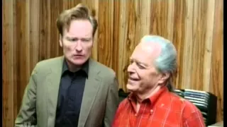 Conan and Joel watch the American Idol finale at Max's apartment