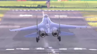 SUKHOI SU35 (Vidéo officielle Salon du Bourget 2013 / Official video Paris Air Show 2013)