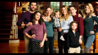 one moment from every episode of Fuller House