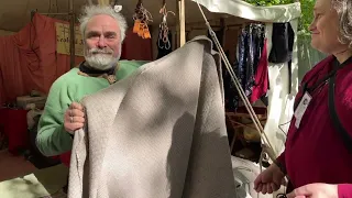 How to wear cloth as a cloak