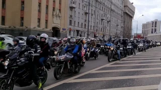 Открытие мотосезона 2017 в Москве. МотоМосква, колонна открытия.