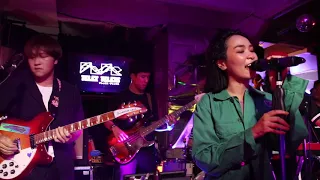 TELEx TELEXs - Stayin' Alive (Bee Gee Cover) LIVE @LVMC Living Machine Chiang Mai 01/12/2018